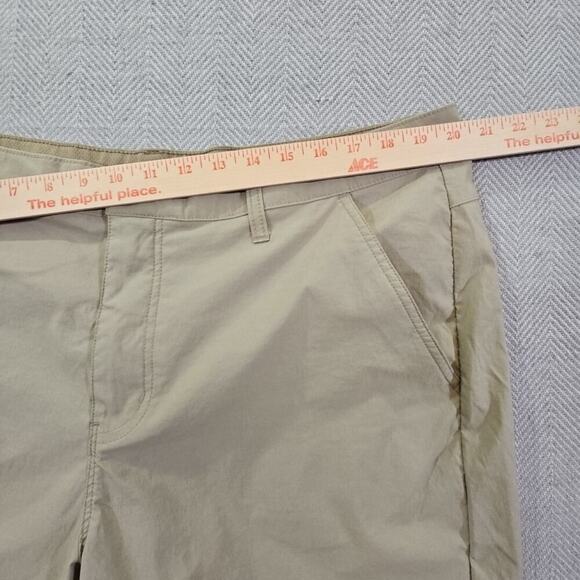 Eddie Bauer Men's Size 40 Zipper Cargo Shorts 10” Inseam Gorpcore EUC EM42SH331P - Picture 3 of 11